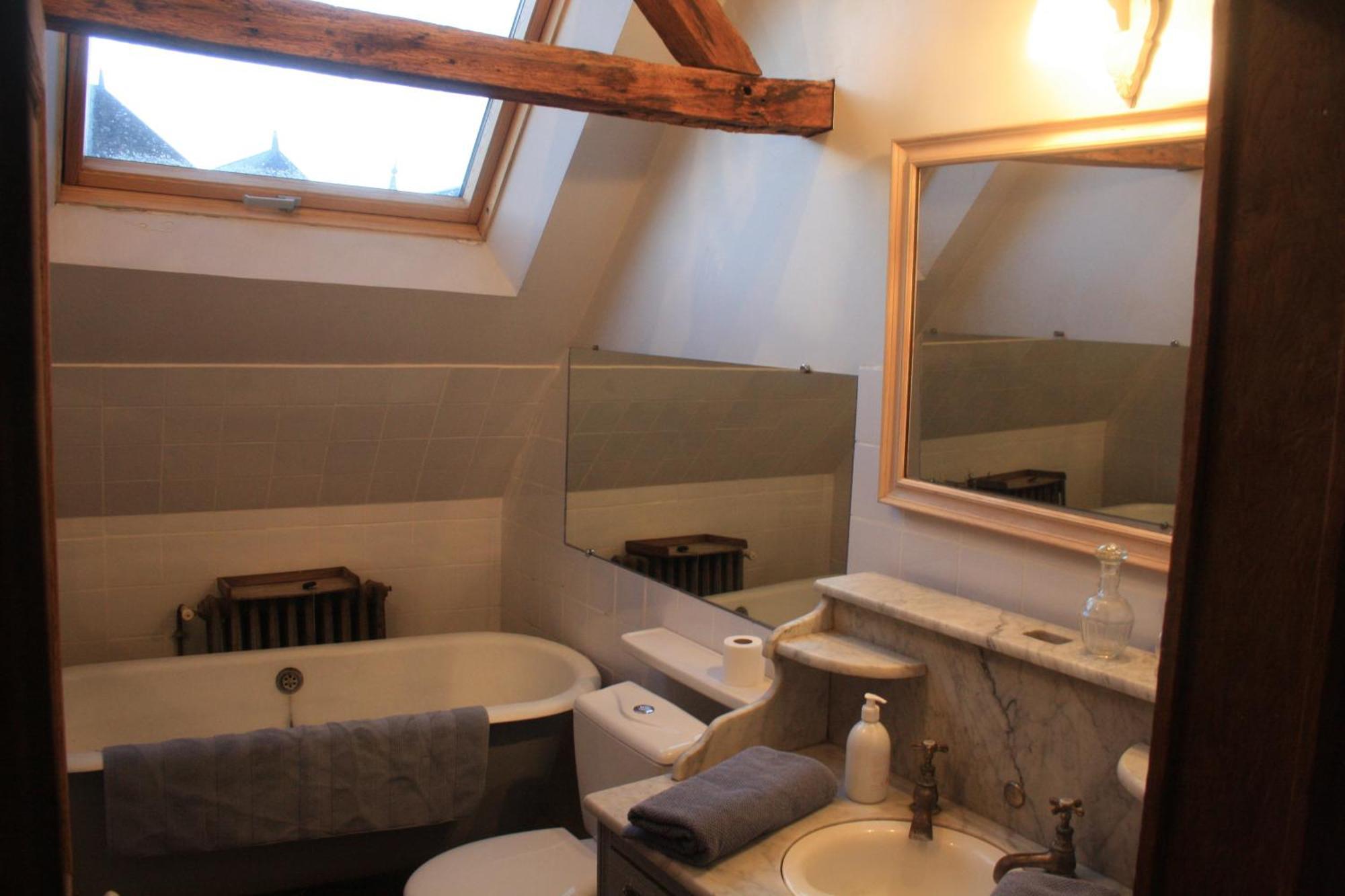 Apartamento Le Refuge Des Cordeliers Laon Habitación foto