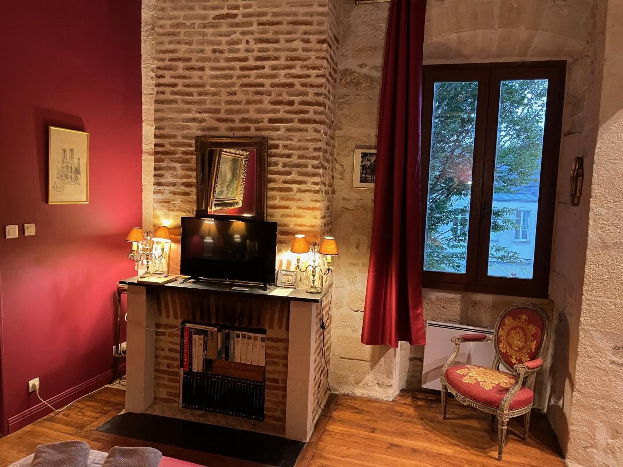 Apartamento Le Refuge Des Cordeliers Laon Habitación foto