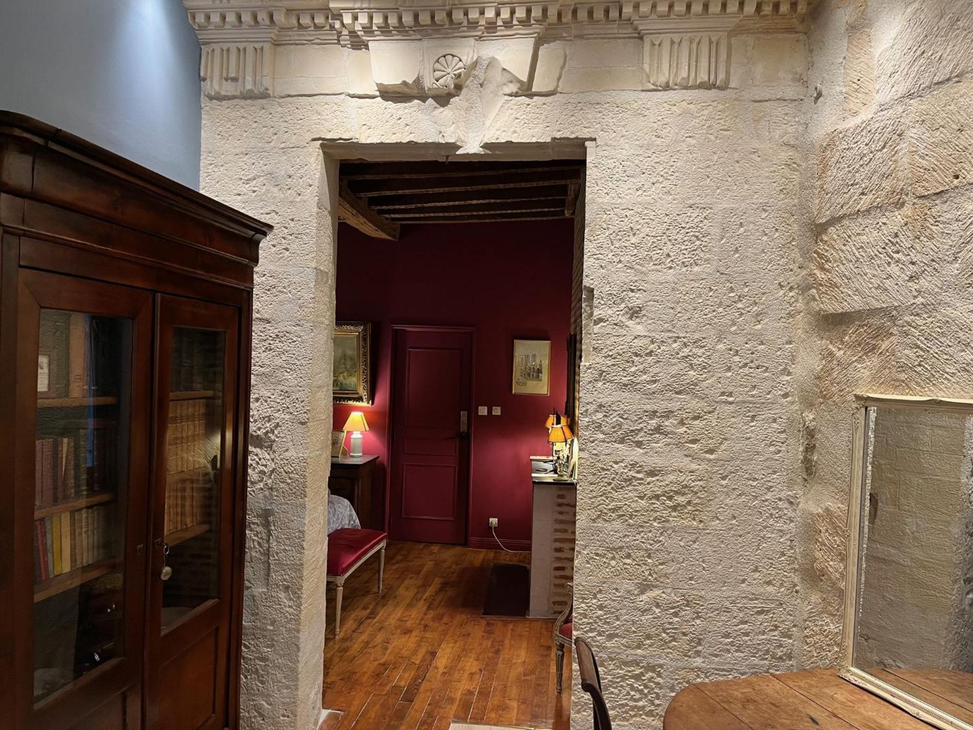 Apartamento Le Refuge Des Cordeliers Laon Habitación foto