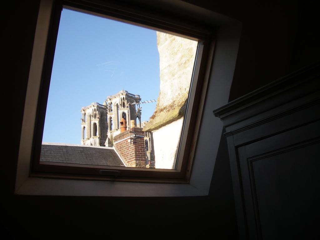Apartamento Le Refuge Des Cordeliers Laon Habitación foto