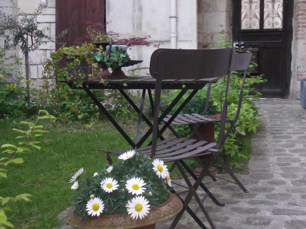Apartamento Le Refuge Des Cordeliers Laon Exterior foto